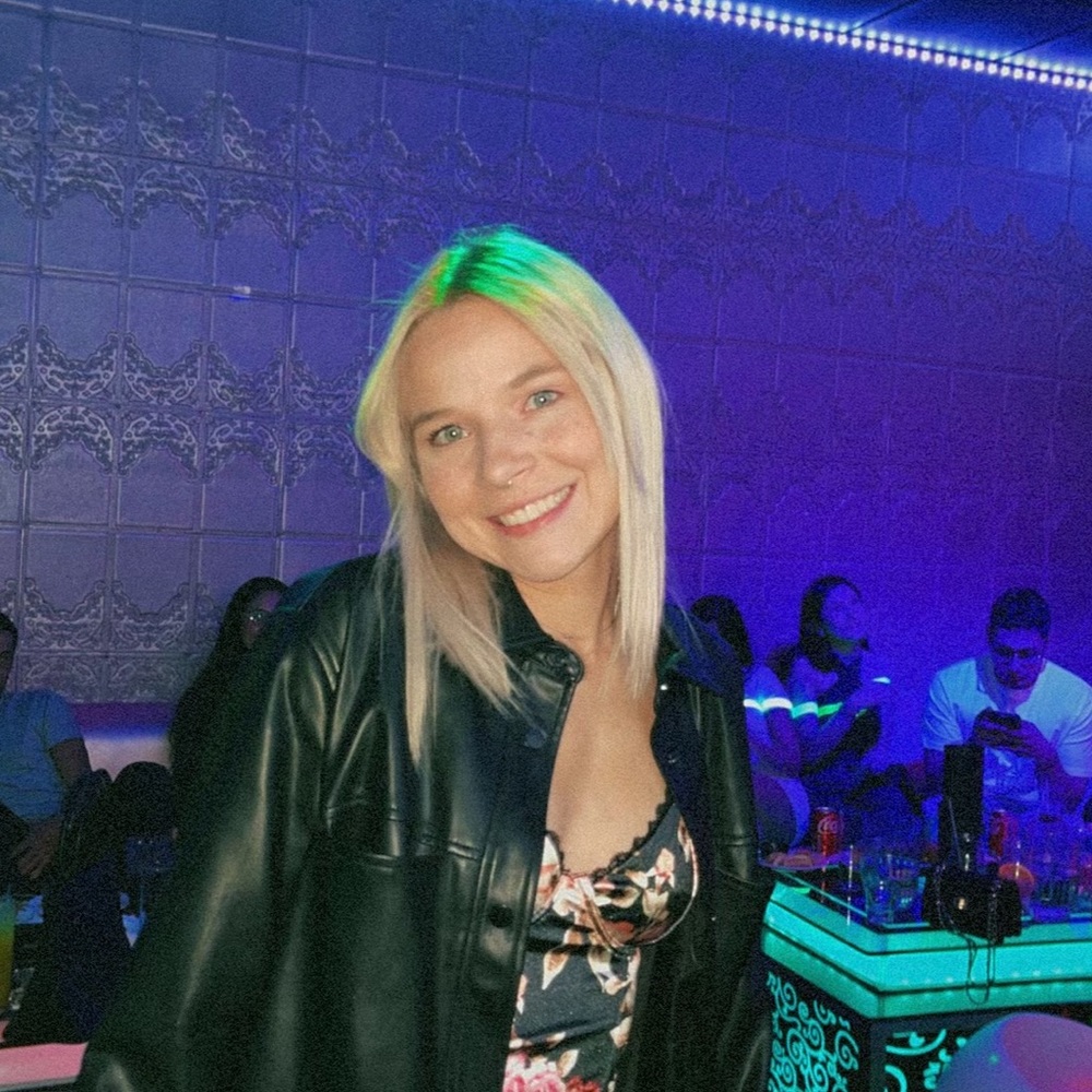 Meet your Posher, Danika